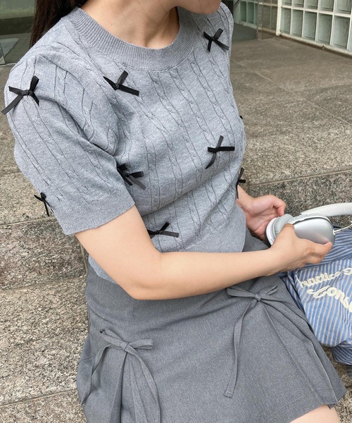 AS KNOW AS plus（アズノゥアズプラス）の「◇ケーブルリボン半袖ニットプルオーバー（ニット/セーター・レディース・ブルーグレー/杢グレー/アイボリー/ブルー系/グレー系/アイボリー系・FREE）」の7枚目の写真