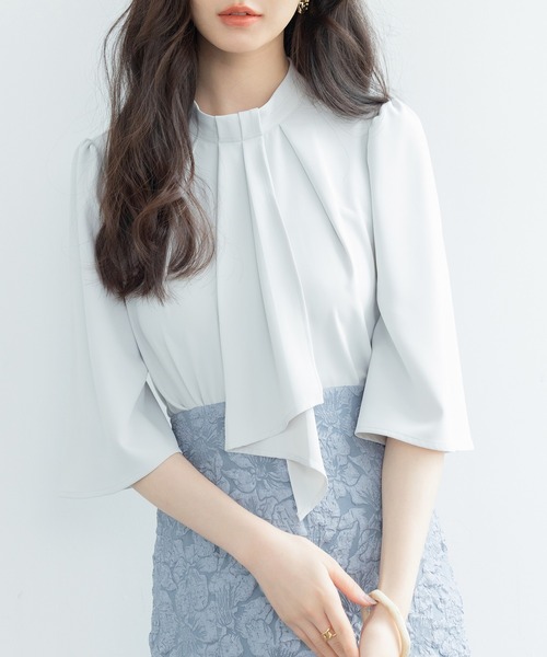 DRESS PLUS(ドレスプラス)の「5分丈スリーブスタンドカラーブラウス(シャツ/ブラウス・レディース・ピンクベージュ/アイボリー/ブラック/ライトグリーン・S/M/L)」の3枚目の写真