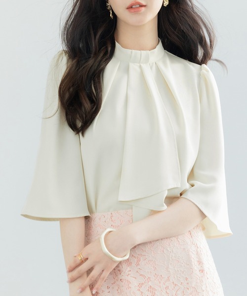 DRESS PLUS(ドレスプラス)の「5分丈スリーブスタンドカラーブラウス(シャツ/ブラウス・レディース・ピンクベージュ/アイボリー/ブラック/ライトグリーン・S/M/L)」の2枚目の写真