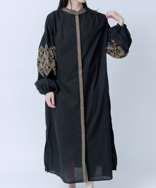 LOSUCA（ロスカ）の「キャンブリックボイル 配色刺しゅうワンピース（ワンピース・レディース・シャーベット/オフホワイト/ブラック・FREE）」の3枚目の写真