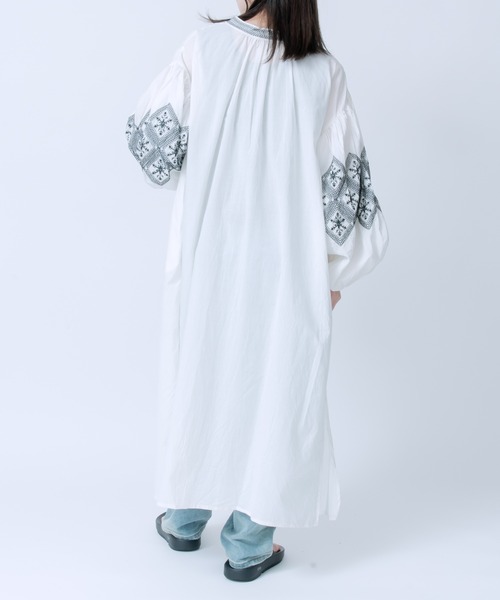 LOSUCA（ロスカ）の「キャンブリックボイル 配色刺しゅうワンピース（ワンピース・レディース・シャーベット/オフホワイト/ブラック・FREE）」の17枚目の写真