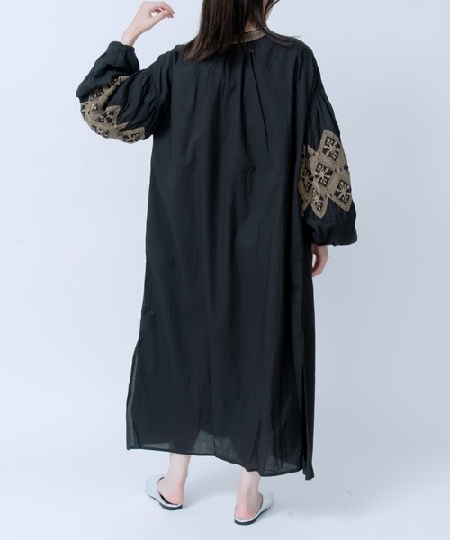 【セール】キャンブリックボイル 配色刺しゅうワンピース（ワンピース）｜LOSUCA（ロスカ） pattayablatt.com