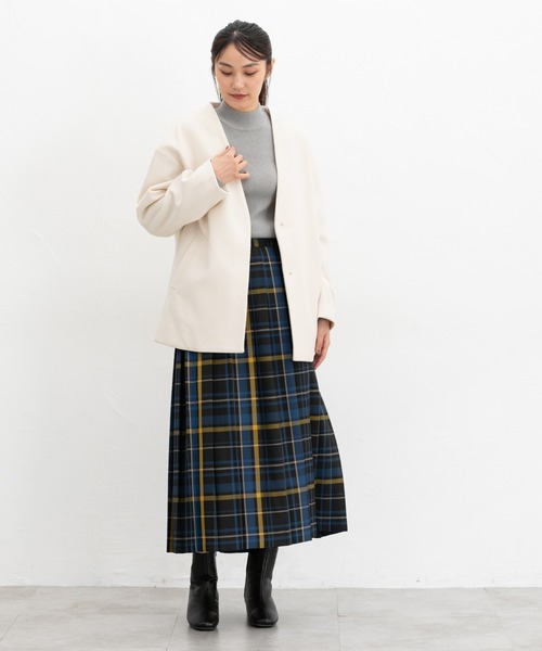 Honeys（ハニーズ）の「【抗菌防臭・静電気軽減】カラーレスハーフ丈コート（ノーカラーコート・レディース・チャコール/モカ/グレイッシュブルー/アイボリー/ブラック・S/M/L/LL）」の17枚目の写真