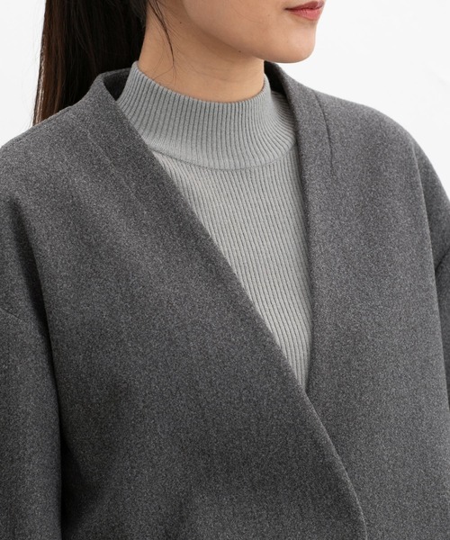 Honeys（ハニーズ）の「【抗菌防臭・静電気軽減】カラーレスハーフ丈コート（ノーカラーコート・レディース・チャコール/モカ/グレイッシュブルー/アイボリー/ブラック・S/M/L/LL）」の10枚目の写真