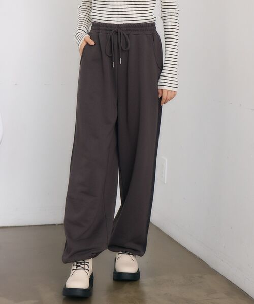 RETRO GIRL（レトロガール）の「ライン切替スウェットPT（スウェットパンツ・レディース・ライトグレー/ナチュラル/チャコールグレー・FREE）」の4枚目の写真