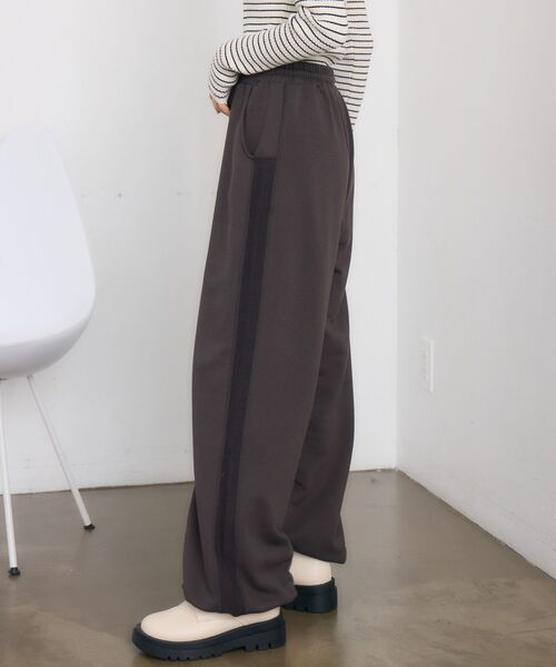 RETRO GIRL（レトロガール）の「ライン切替スウェットPT（スウェットパンツ・レディース・ライトグレー/ナチュラル/チャコールグレー・FREE）」の6枚目の写真