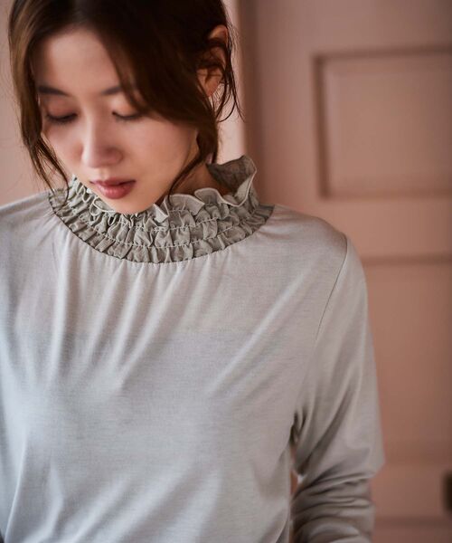 le.coeur blanc（ルクールブラン）の「レーヨンシャーリングネックプルオーバー（Tシャツ/カットソー・レディース・オフホワイト/ブラック/ライトグレー・38）」の17枚目の写真