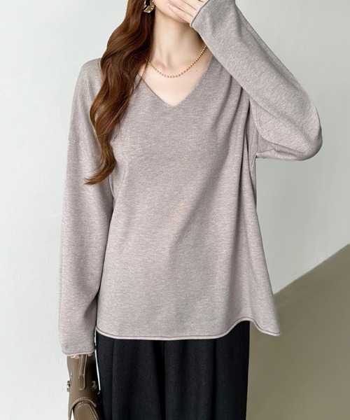 COCOMOMO(ココモモ)の「【2025AW 新色追加!】 もちっとなめらかタッチ ルーズVネックニット きれいめ 長袖 ロング ニット 春服 秋服(ニット/セーター・レディース・ブラック/ブルー/ライトブラウン/ホワイト/ブラウン/ピンク/ダークグレー/ベージュ/ロイヤルブルー/ワイン/ベージュ系・FREE)」の7枚目の写真