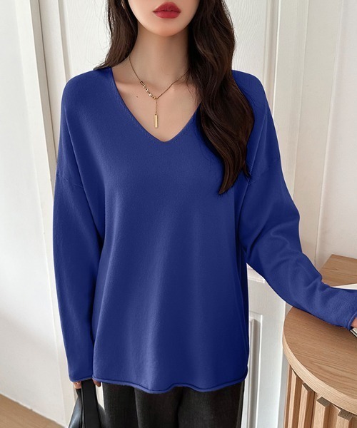 COCOMOMO(ココモモ)の「【2025AW 新色追加!】 もちっとなめらかタッチ ルーズVネックニット きれいめ 長袖 ロング ニット 春服 秋服(ニット/セーター・レディース・ブラック/ブルー/ライトブラウン/ホワイト/ブラウン/ピンク/ダークグレー/ベージュ/ロイヤルブルー/ワイン/ベージュ系・FREE)」の9枚目の写真