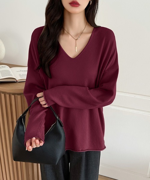 COCOMOMO(ココモモ)の「【2025AW 新色追加!】 もちっとなめらかタッチ ルーズVネックニット きれいめ 長袖 ロング ニット 春服 秋服(ニット/セーター・レディース・ブラック/ブルー/ライトブラウン/ホワイト/ブラウン/ピンク/ダークグレー/ベージュ/ロイヤルブルー/ワイン/ベージュ系・FREE)」の11枚目の写真