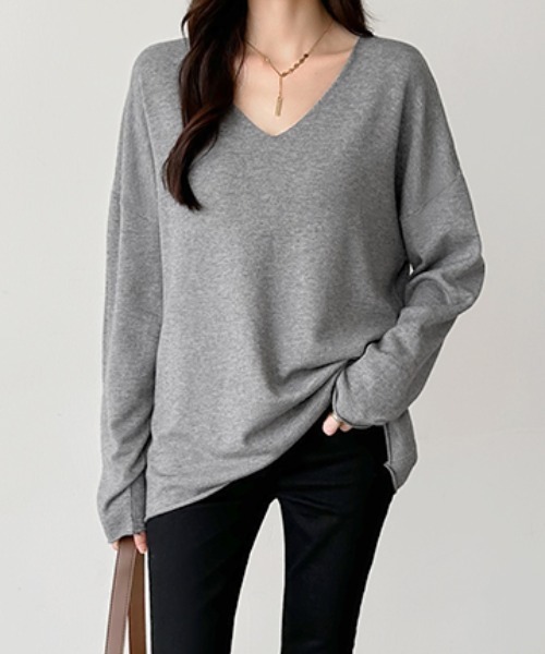 COCOMOMO(ココモモ)の「【2025AW 新色追加!】 もちっとなめらかタッチ ルーズVネックニット きれいめ 長袖 ロング ニット 春服 秋服(ニット/セーター・レディース・ブラック/ブルー/ライトブラウン/ホワイト/ブラウン/ピンク/ダークグレー/ベージュ/ロイヤルブルー/ワイン/ベージュ系・FREE)」の16枚目の写真