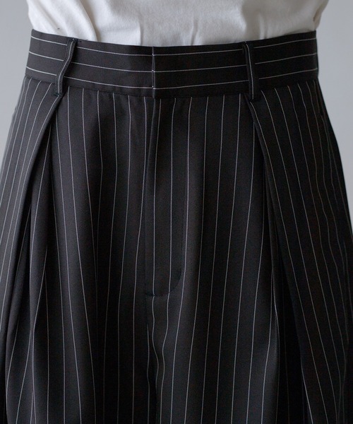 epnok（エプノック）の「ピンストライプタックワイドパンツ（スラックス・メンズ・ネイビー/チャコールグレー・SMALL/MEDIUM/LARGE）」の10枚目の写真