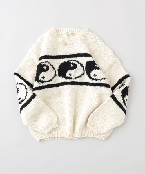MacMahon Knitting Mills（マクマホン ニッティング ミルズ）の「【MacMahon Knitting Mills 】 +【Niche.】 Crew Neck Knit-Line YinYan（ニット/セーター・メンズ・ホワイト/ブラック・FREE）」の2枚目の写真