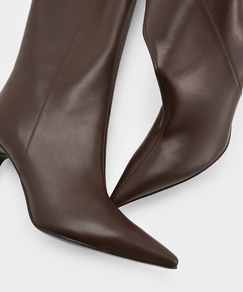 CHARLES & KEITH(チャールズ & キース)の「ポインテッドトゥ シルエットヒールロングブーツ(ブーツ・レディース・ダークブラウン/ブラック・23cm/22.5cm/25.5cm/25cm/24.5cm/23.5cm)」の14枚目の写真