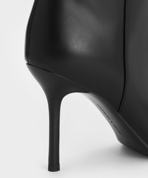 CHARLES & KEITH(チャールズ & キース)の「ポインテッドトゥ シルエットヒールロングブーツ(ブーツ・レディース・ダークブラウン/ブラック・23cm/22.5cm/25.5cm/25cm/24.5cm/23.5cm)」の5枚目の写真