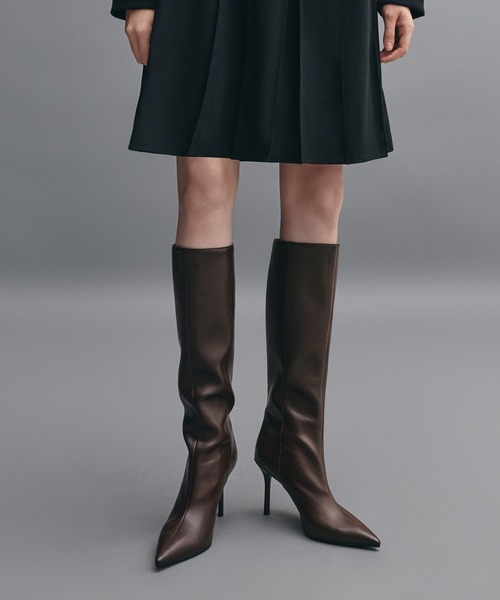 CHARLES & KEITH(チャールズ & キース)の「ポインテッドトゥ シルエットヒールロングブーツ(ブーツ・レディース・ダークブラウン/ブラック・23cm/22.5cm/25.5cm/25cm/24.5cm/23.5cm)」の18枚目の写真