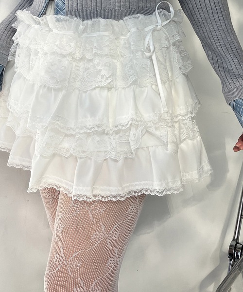 AS KNOW AS plus（アズノゥアズプラス）の「◇レースティアードフリルミニスカート（スカート・レディース・ブラック/オフホワイト/レオパード/ブラック系/ホワイト系/ブラック系1/ホワイト系1/キャメル/ダークブラウン/グレー系その他/ブラック系その他/グレー系/ドット/ブラウン系/ブラック系2/ホワイト系2・FREE）」の5枚目の写真