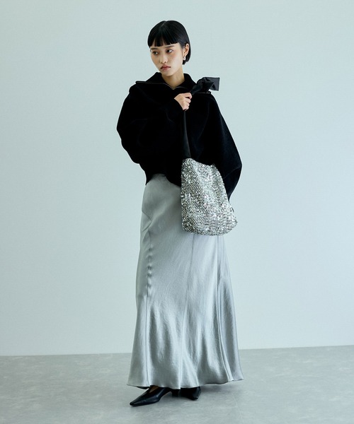 ADAM ET ROPE'（アダムエロペ）の「【サステナブル】・【洗える】ベロアヤーンZIPタートルニット（ニット/セーター・レディース・ブラック/ベージュ系その他・FREE）」の4枚目の写真