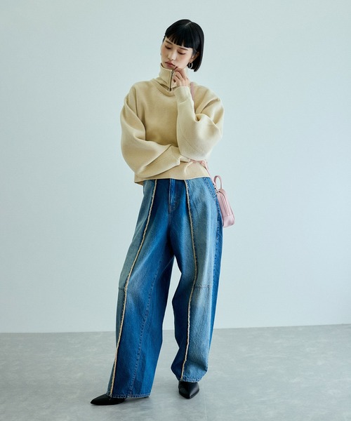 ADAM ET ROPE'（アダムエロペ）の「【サステナブル】・【洗える】ベロアヤーンZIPタートルニット（ニット/セーター・レディース・ブラック/ベージュ系その他・FREE）」の6枚目の写真