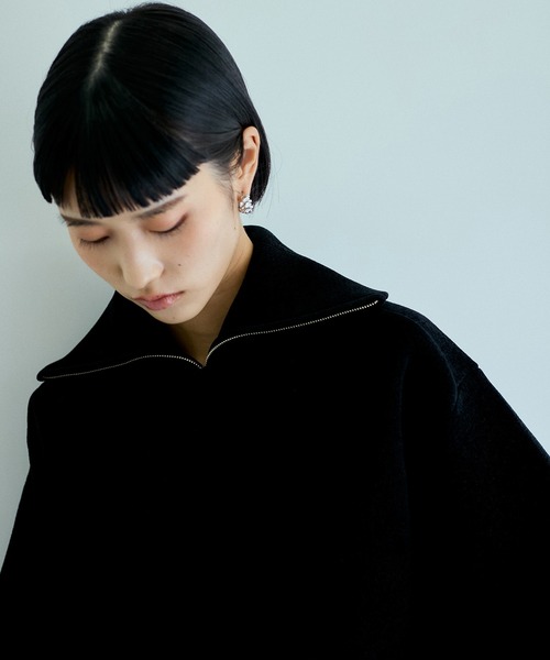 ADAM ET ROPE'（アダムエロペ）の「【サステナブル】・【洗える】ベロアヤーンZIPタートルニット（ニット/セーター・レディース・ブラック/ベージュ系その他・FREE）」の11枚目の写真