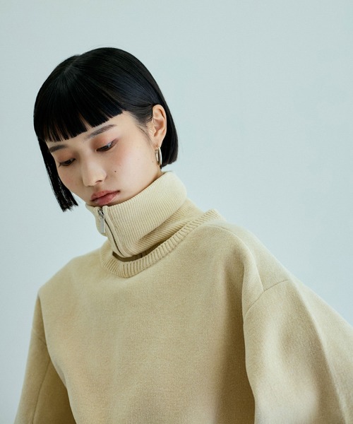 ADAM ET ROPE'（アダムエロペ）の「【サステナブル】・【洗える】ベロアヤーンZIPタートルニット（ニット/セーター・レディース・ブラック/ベージュ系その他・FREE）」の16枚目の写真