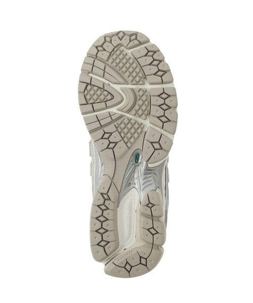 ADAM ET ROPE'(アダムエロペ)の「【new balance(ニューバランス)】1906R(スニーカー・レディース・シルバー・24/23/25)」の9枚目の写真
