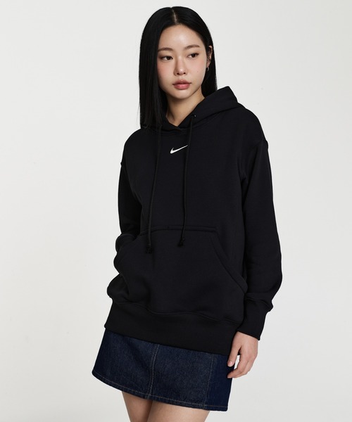 NIKE（ナイキ）の「《セットアップ対応商品》ナイキ スポーツウェア フェニックス フリース ウィメンズ オーバーサイズド プルオーバー パーカー / Nike Sportswear Phoenix Fleece Women's Oversized Pullover Hoodie DQ5861-010 Black（パーカー・レディース・ブラック・S/M/L/2XL/XL/XS）」の2枚目の写真