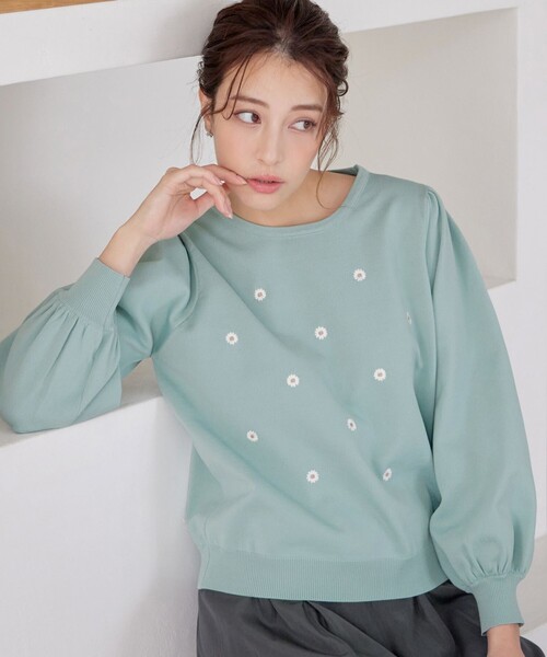 【大きいサイズ】フラワー刺繍ニットトップス（ニット/セーター）｜Tiaclasse（ティアクラッセ）