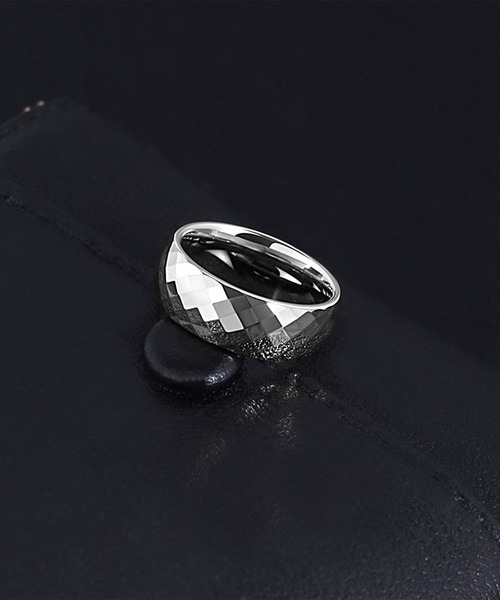SBG（エスビー）の「SBG ミラーカットワイドリング（リング・メンズ・ブラック/シルバー・14号/17号/20号/22号）」の5枚目の写真