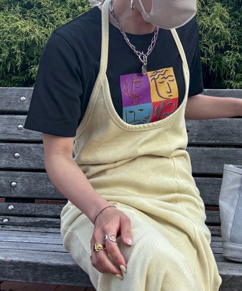 feepur by saya（フェピュールバイサヤ）の「アソートアートプリントTee（Tシャツ/カットソー・レディース・ブラック/ホワイト系/ブラック系/ホワイト・MEDIUM）」の4枚目の写真