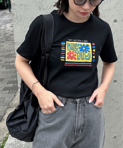 feepur by saya（フェピュールバイサヤ）の「アソートアートプリントTee（Tシャツ/カットソー・レディース・ブラック/ホワイト系/ブラック系/ホワイト・MEDIUM）」の3枚目の写真