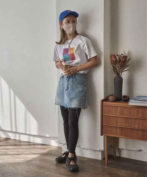 feepur by saya（フェピュールバイサヤ）の「アソートアートプリントTee（Tシャツ/カットソー・レディース・ブラック/ホワイト系/ブラック系/ホワイト・MEDIUM）」の7枚目の写真