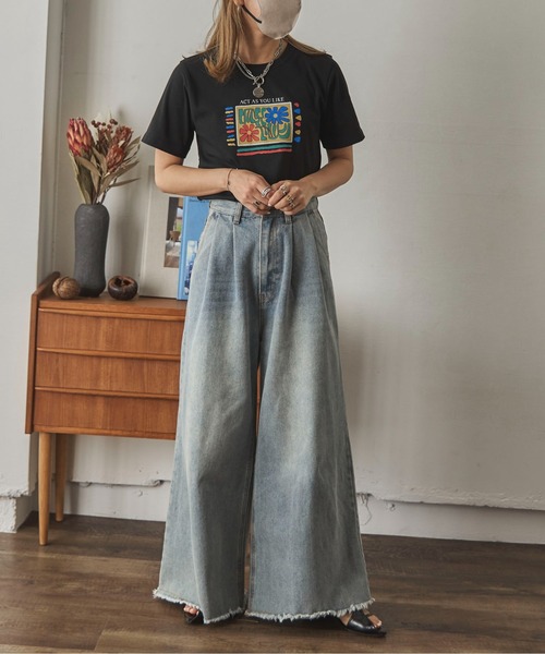 feepur by saya（フェピュールバイサヤ）の「アソートアートプリントTee（Tシャツ/カットソー・レディース・ブラック/ホワイト系/ブラック系/ホワイト・MEDIUM）」の16枚目の写真