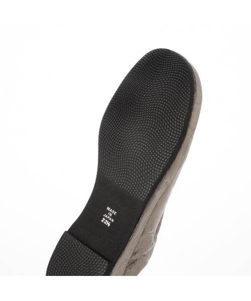 D'ICI（ディッシィ）の「【新色追加】Vカットフラットパンプス（パンプス・レディース・ブラック/ブルー/アイボリー/ブラック系その他2/ホワイト×グレー・22.5cm/23cm/23.5cm/24cm/24.5cm/21.5㎝/22cm/25cm）」の11枚目の写真