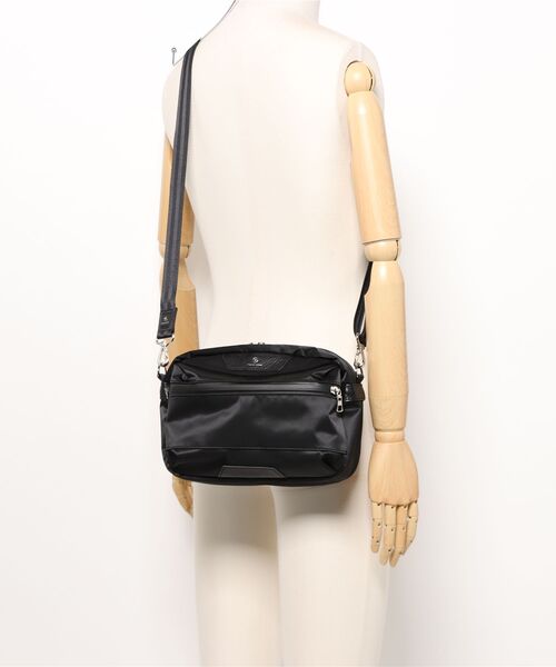 master-piece(マスターピース)の「【master-piece /マスターピース】 Progress SHOULDER BAG(ショルダーバッグ・メンズ・ブラック/ネイビー・FREE)」の5枚目の写真