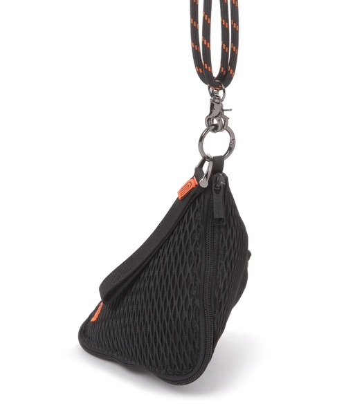 UNIVERSAL OVERALL（ユニバーサルオーバーオール）の「【UNIVERSAL OVERALL】別注ピラミッド ショルダーポーチ（ショルダーバッグ・メンズ・グレー/ブラック・FREE）」の8枚目の写真