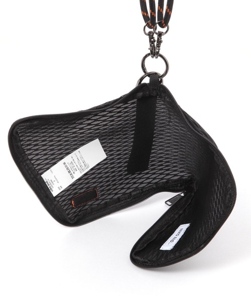 UNIVERSAL OVERALL（ユニバーサルオーバーオール）の「【UNIVERSAL OVERALL】別注ピラミッド ショルダーポーチ（ショルダーバッグ・メンズ・グレー/ブラック・FREE）」の3枚目の写真