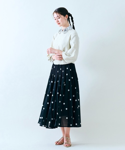 Audie a Muses(オーディアミューズ)の「ラメ&スパンコールニットプルオーバー(ニット/セーター・レディース・ライトグレー/オフホワイト・42/38)」の6枚目の写真