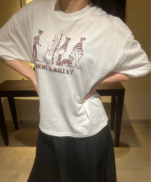 ALWAYS GOOD TIME(オルウェイズグッドタイム)の「【Where's Wally/ウォーリーを探せ】天竺 BOXシルエット/WIDシルエット型 プリント/刺繍 半袖Tシャツ(Tシャツ/カットソー・レディース・ピンク/ホワイト系2/ホワイト系1/ネイビー/クリーム/サックスブルー/グレー/ブラック・L/M)」の3枚目の写真