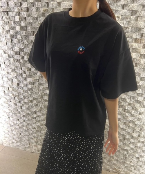 ALWAYS GOOD TIME(オルウェイズグッドタイム)の「【Where's Wally/ウォーリーを探せ】天竺 BOXシルエット/WIDシルエット型 プリント/刺繍 半袖Tシャツ(Tシャツ/カットソー・レディース・ピンク/ホワイト系2/ホワイト系1/ネイビー/クリーム/サックスブルー/グレー/ブラック・L/M)」の13枚目の写真