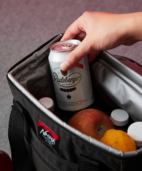 NANGA（ナンガ）の「NANGA × FREAK'S STORE/ナンガ × フリークスストア 別注 SOFT COOLER 10L ソフトクーラー 10L（アウトドアグッズ・メンズ・ブラック/グレー・ONE SIZE）」の4枚目の写真