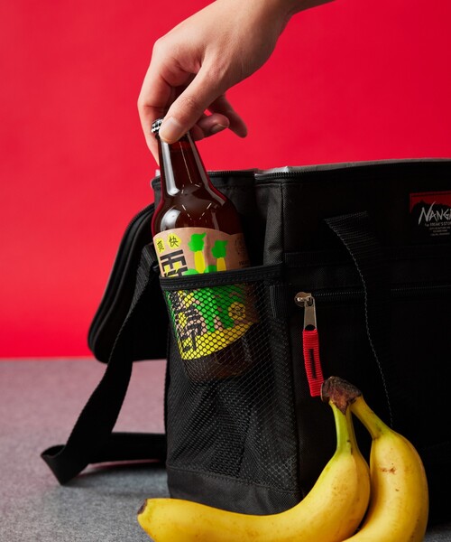 NANGA（ナンガ）の「NANGA × FREAK'S STORE/ナンガ × フリークスストア 別注 SOFT COOLER 10L ソフトクーラー 10L（アウトドアグッズ・メンズ・ブラック/グレー・ONE SIZE）」の9枚目の写真