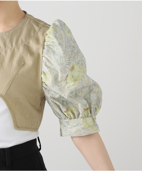 EDIT. FOR LULU(エディットフォールル)の「【DECO dequis 1985/デコ・デ・ピュイ】FLOWER GATHER SLEEVE VEST(シャツ/ブラウス・レディース・ベージュ・FREE)」の4枚目の写真