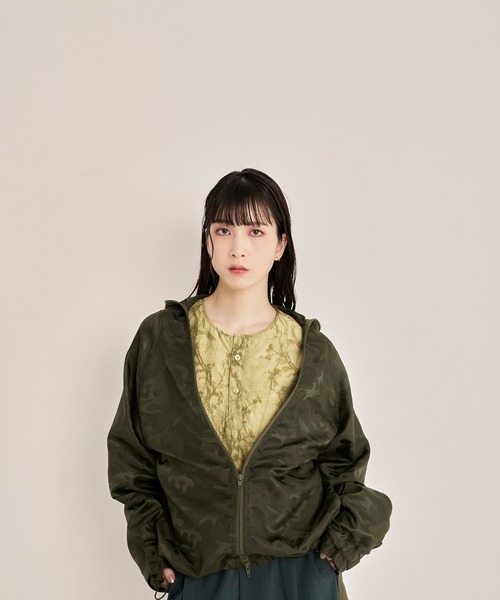 Nora Lily(ノラリリー)の「【Nora Lily】Shadow Camouflage Pattern Blouson(ナイロンジャケット・メンズ・カーキ/ホワイト/ネイビー・FREE)」の5枚目の写真