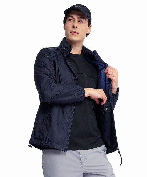AIGLE（エーグル）の「撥水 ライトウェイト パッカブルフーデッドナイロンジャケット / フード収納可（ナイロンジャケット・メンズ・ネイビー/ブルーグリーン・L/M/XL/S）」の3枚目の写真