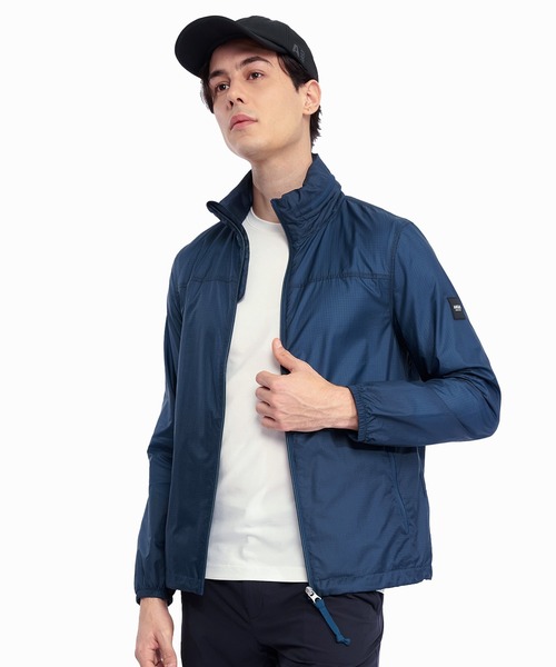 AIGLE（エーグル）の「撥水 ライトウェイト パッカブルフーデッドナイロンジャケット / フード収納可（ナイロンジャケット・メンズ・ネイビー/ブルーグリーン・L/M/XL/S）」の16枚目の写真