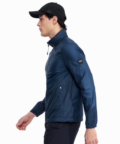 AIGLE（エーグル）の「撥水 ライトウェイト パッカブルフーデッドナイロンジャケット / フード収納可（ナイロンジャケット・メンズ・ネイビー/ブルーグリーン・L/M/XL/S）」の17枚目の写真