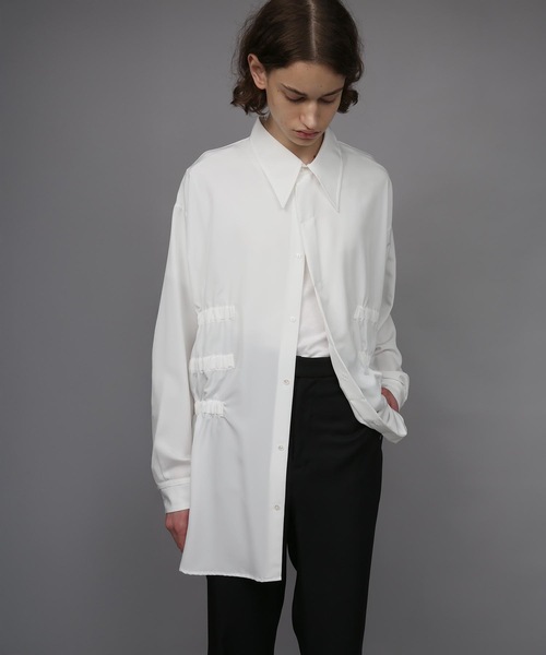 ato(アトウ)の「OVERSIZED SHIRRING SHIRT(シャツ/ブラウス・メンズ・ホワイト/ブラック・44/48/46)」の1枚目の写真