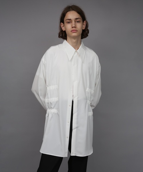 ato(アトウ)の「OVERSIZED SHIRRING SHIRT(シャツ/ブラウス・メンズ・ホワイト/ブラック・44/48/46)」の5枚目の写真