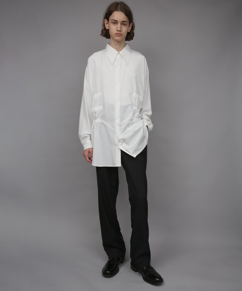 ato(アトウ)の「OVERSIZED SHIRRING SHIRT(シャツ/ブラウス・メンズ・ホワイト/ブラック・44/48/46)」の7枚目の写真